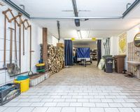 Große Garage