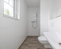 Gäste-WC mit Dusche