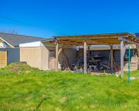 Carport mit Schuppen