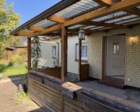 Zweiter Hauseingang mit überdachter Terrasse