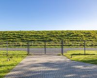 Hundegerecht eingezäunt