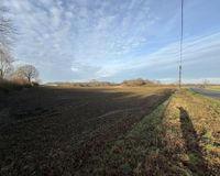 Direkt an der Straße gelegen