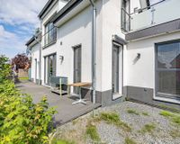 Seitliche Terrasse